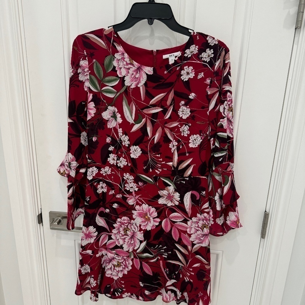 BAR III - DRESS **Size 6**. Very good condition. RED/Pink floral - Picture 1 of 5